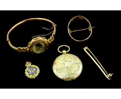 Edwardian 9ct gold (tested) locket pendant, engraved decoration Edwardian rose gold remembrance locket hinged bangle, stamped