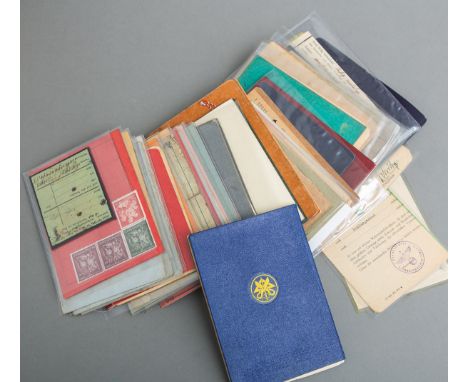 Konvolut von Ausweisdokumenten (Drittes Reich), u. a. Soldbücher, Wehrpässe, HJ-Ausweis,Luftschutz, Schwimmpass, Stenografens