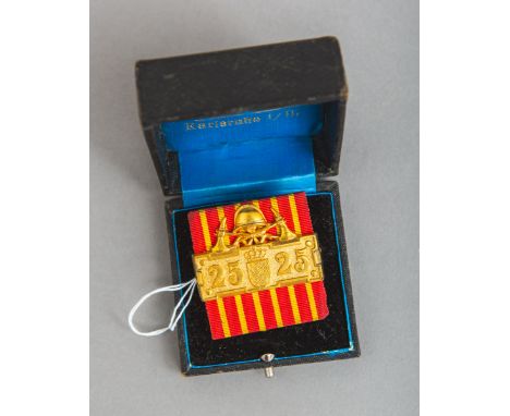Ehrenzeichen für 25 Jahre in der freiwilligen Feuerwehr in Gold (Baden), Messing vergoldet, verliehen v. 1877 - 1918, in orig