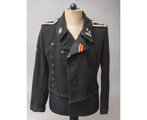 SS Panzerjacke Panzergrenadier Regiment Deutschland, im typischen SS Panzerjackenschnitt(ohne Rückennaht u. m. gerader Knopfl