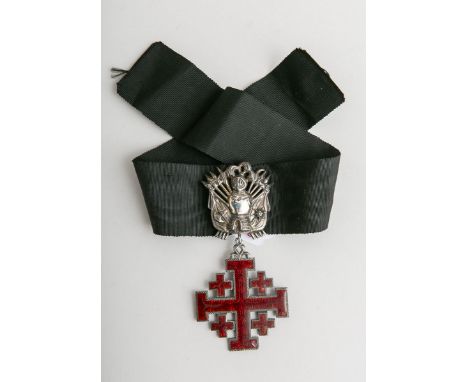 Orden des Heiligen Grabes zu Jerusalem, Vatikan, 3. Klasse, an Trophäenagrafke m.Halstrageband.