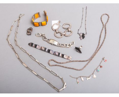 Konvolut Silberschmuck, bestehend aus: 1x Damenuhr "Golana" (70er J.) 925 Silber, 1xArmband "Tiffany France" (70er J.), 1x Ar