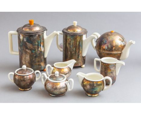 10-teiliges Service (WMF, 1930er Jahre, Art déco), bestehend aus: 4x Warmhaltekannen m.Futter, 3x Sahnegießer, 3x Zuckerdose.