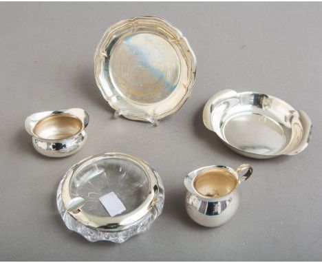 5-teiliges Konvolut verschiedener Silberteile, bestehend aus: 1x Sahnegießer u. 1xZuckerschälchen je 925 Sterlingsilber (Gew.