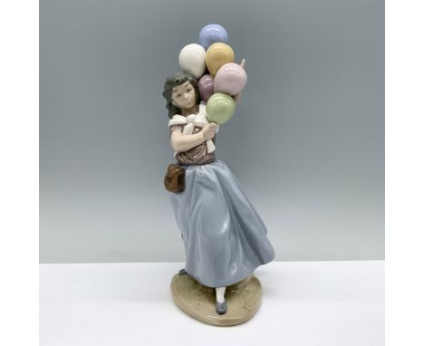 Glossy finish; Lladro backstamp.Artist: Vicente MartinezIssued: 1982 - 1996Dimensions: 10.5"HManufacturer: LladroCountry of O