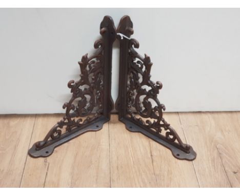 PAIR OF CAST METAL ORNATE SHELF BRACKETS