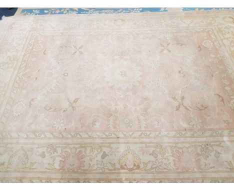 LARGE 246 X 366CM FRINGED CARPET