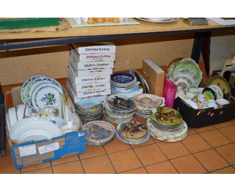 TWO BOXES AND LOOSE CERAMICS, COLLECTORS PLATES ETC, to include Royal Worcester, Royal Doulton, Spode etc