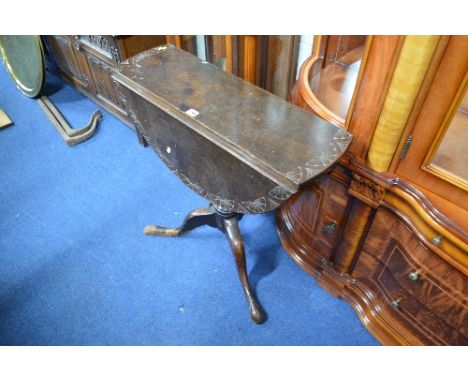 A GEORGIAN MAHOGANY DROP LEAF TRIPOD TABLE (sd)