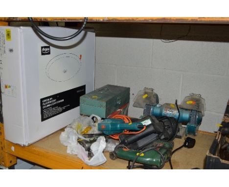 A CLARKE BENCH GRINDER, a Bosch drill, a Black and Decker planer and heat gun, a sander and a boxed light fitting (6)