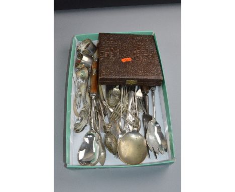 A BOX OF VARIOUS SILVER AND PLATE FLATWARE, together with two silver napkin rings, toddy spoon, sugar nips etc