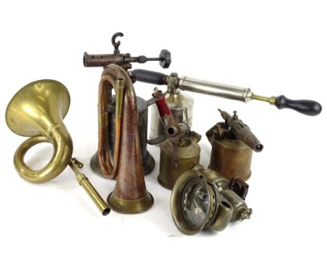 Miscellaneous metalware, to include a bugle, a car horn, various blow torches, a cycle lamp and a Glenborne sprayer