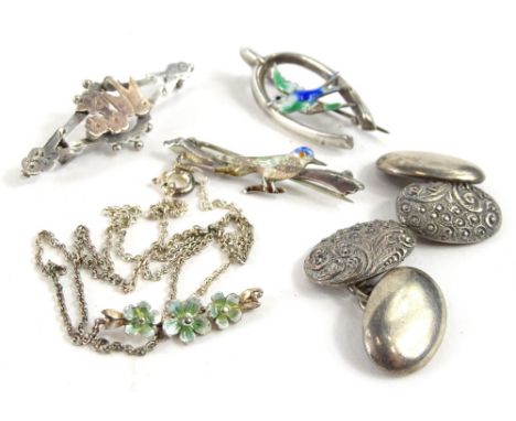 Various items of silver jewellery, to include a pair of silver cufflinks, a silver and silver gilt bird brooch, a silver and 