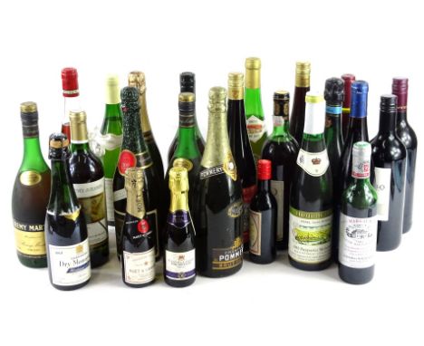 Miscellaneous bottles of wine, champagne etc., to include half bottle of Moet, small bottle of Margaux, Remy Martin Cognac et