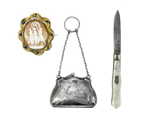 A silver coin purse by E J Trevitt &amp; Sons, Chester 1915.  Together with a fruit knife with silver blade by Martin, Hall &