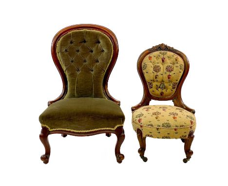 A Victorian mahogany framed button back chair. Raised on cabriole front legs, height 89cm, together with a similar walnut fra
