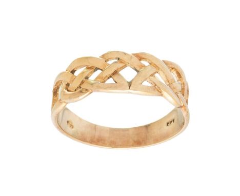A 9ct gold Celtic knot ring, size V, 3.7g.