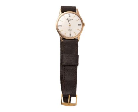 A gentleman's vintage, 9ct gold-cased, Rotary 17 Jewel Incabloc wristwatch, 28.7g total weight including movement and strap.
