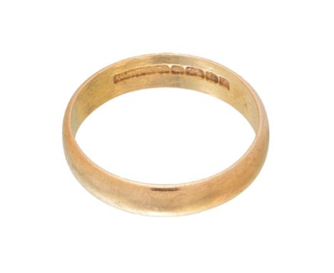 22ct gold wedding band, size R, circa 4.4mm, 4.0g.