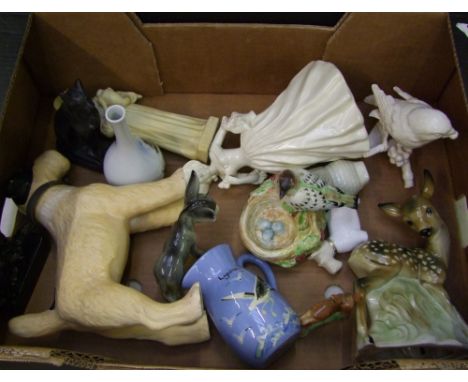 A mixed collection of ceramic items: Goldscheider/Myott bird dish, perfume bottles, animal figures etc (1 tray). 