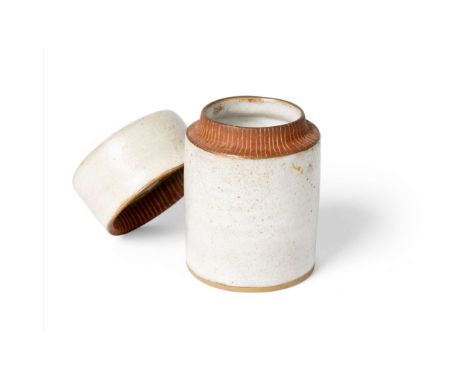  DAME LUCIE RIE D.B.E. (AUSTRIAN/BRITISH 1902-1995) LIDDED JAR, c. 1965 impressed maker's mark, stoneware with white glaze an