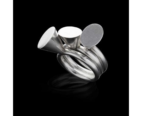  DOROTHY HOGG M.B.E. (BRITISH 1945-2022) SET OF THREE STACKING RINGS each band set with an tapering oval cylinder, unmarked R