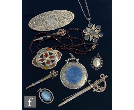 A small parcel lot of assorted silver and other jewellery to include moonstone set and Scottish pebble examples and a small e