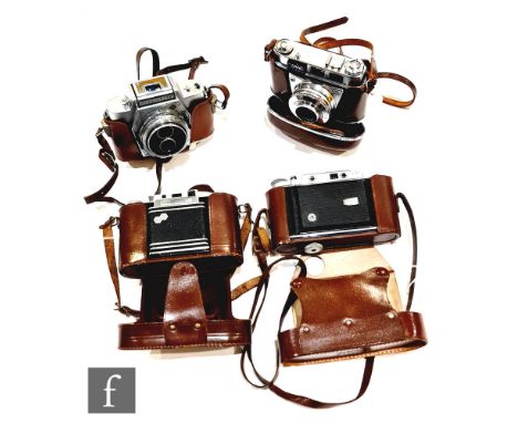 A collection of 1950s and 60s cameras, to include an Agfa Flexilette TLR 35mm camera serial number AE 2508, Kodak Retinette I