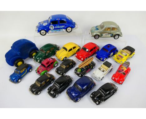 Bburago - Maisto - Sunnyside - Kinsmart - 18 x unboxed Beetle models in various scales. They show signs of use and would bene
