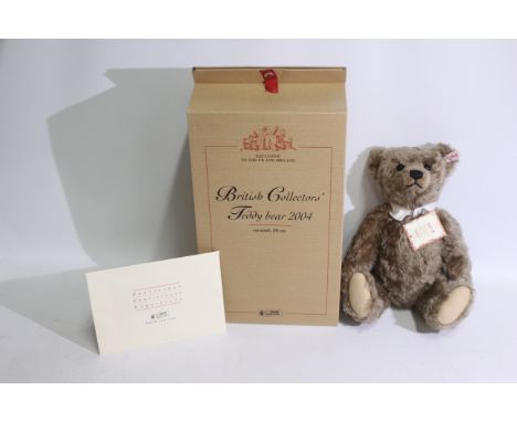 Steiff - A limited edition boxed mohair caramel Steiff bear - The #661372 British Collector's Teddy Bear 2004 has white butto