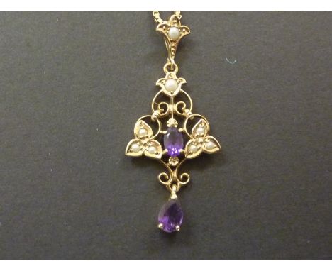 Amethyst and pearl pendant and necklace in 9ct gold.