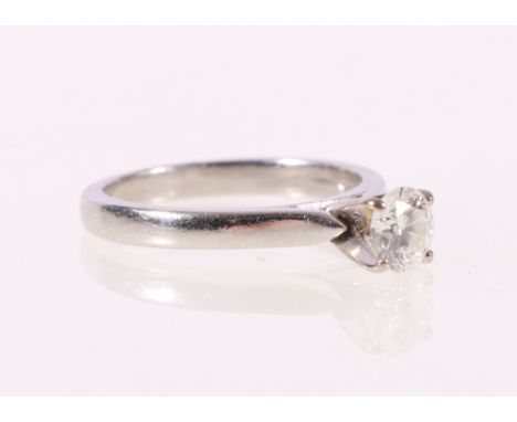 950 platinum diamond solitaire ring, the diamond approx. 5.5mm or 0.6ct, size K.