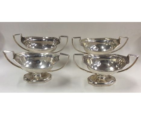 A good set of four Georgian silver salts with reeded decoration on pedestal bases. London. By VS. Approx. 375 grams. Est. £30