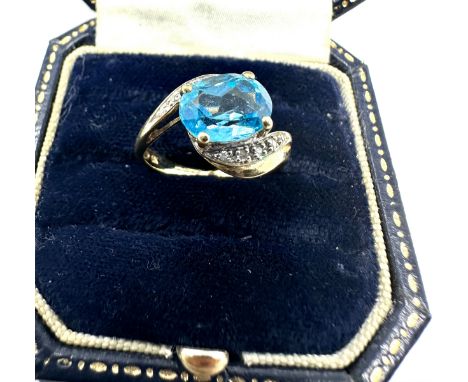 9ct gold blue gemstone &amp; diamond dress ring (2g) 