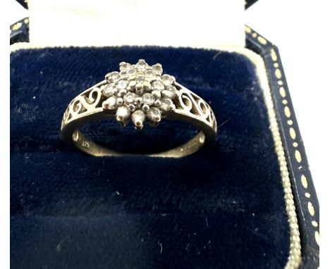 9ct gold diamond cluster ring (2g) 