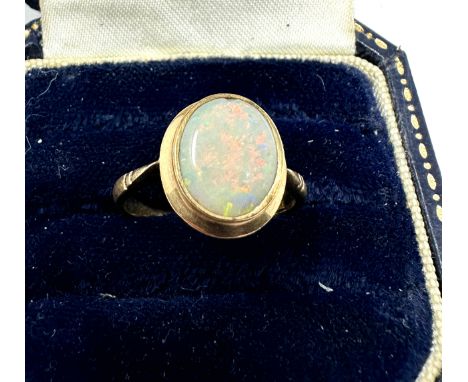 9ct gold opal dress ring (2.6g) 