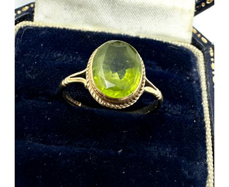 9ct gold peridot dress ring (1.5g) 