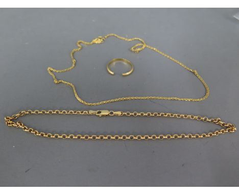 A selection of 18ct yellow gold items including a chain, bracelet and a ring - ring cut - approx weight 9.1 grams