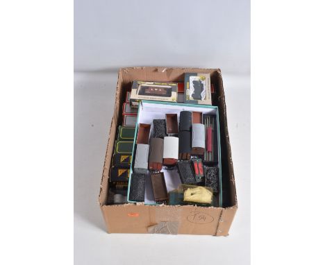 A QUANTITY OF BOXED OO GAUGE FREIGHT ROLLING STOCK, to include models by Wrenn, Graham Farish, Replica Railways and Lima, maj