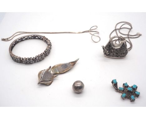 Large 925 silver mixed lot of jewellery hallmarked items,
 ball pendant,
bangle with cz stones, 
18inch chain,
 fox brooch, 
