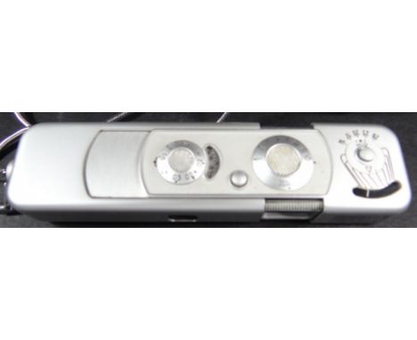 Kleinbildkamera "Minox" in orig. Hülle mit Kette, Kamera gut erhalten