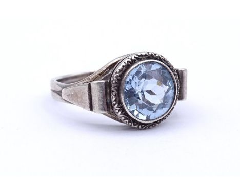Art Deco Ring mit einen rund fac. blauen Edelstein,Silber 0.800, 4,4gr., RG 58