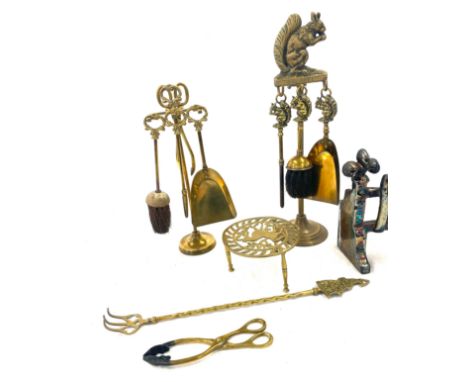 Selection of items to include a fireguard, companion sets etc 