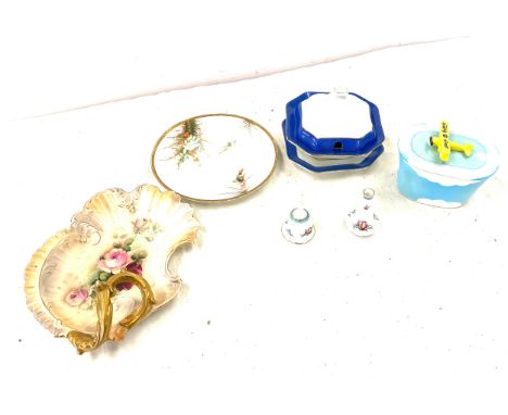Selection of assorted pottery includes Crown Devon, spode etc 