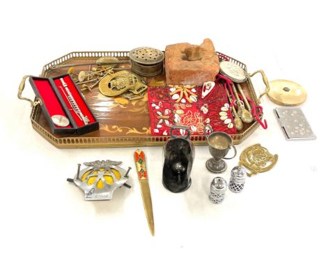 Tray of miscellaneous includes AA Badges, dog print etc 