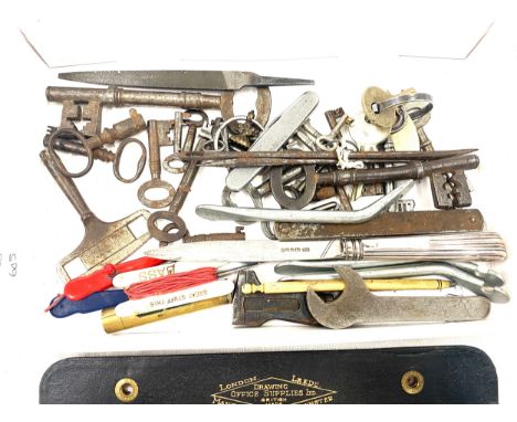 Selection of vintage keys, vintage pen knifes, spanners etc 