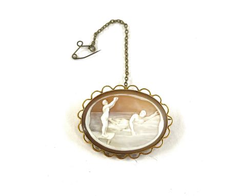 Vintage 9ct gold brooch with swimming scene, approximate weight 7.9g