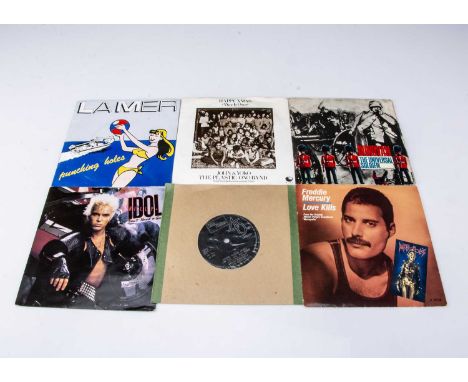 7" Singles, approximately three hundred and fifty singles of various genres with artists including Beatles, John Lennon / Pla
