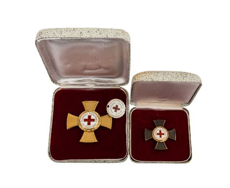 Baden - Rotes Kreuz Auszeichnungen, 3 Stück, 2 x LV Südbaden. Gute Erhaltung, Etui.| Baden - Red Cross Awards, 3 pieces, 2 x 