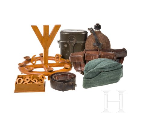   Ausrüstung eines Infanteristen im 2. Weltkrieg, Kerzenständer mit Lebensrune (Algiz)  Feldmütze/Schiffchen aus feldgrauem G